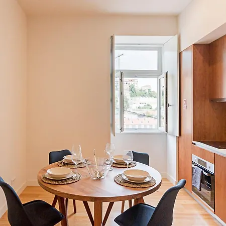 Superb Flat W Balcony And Ac By Lovelystay *