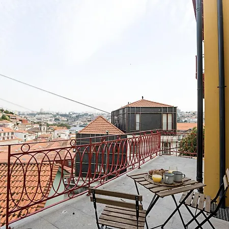 Superb Flat W Balcony And Ac By Lovelystay