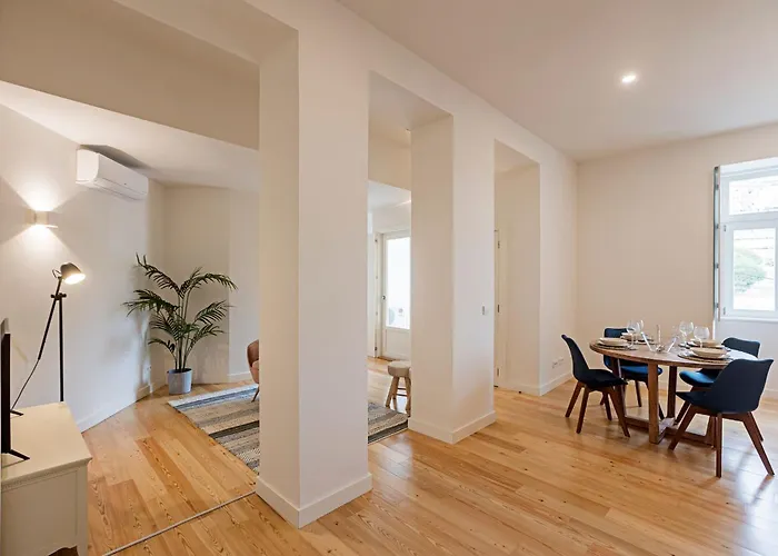 Appartement Superb Flat W Balcony And Ac By Lovelystay