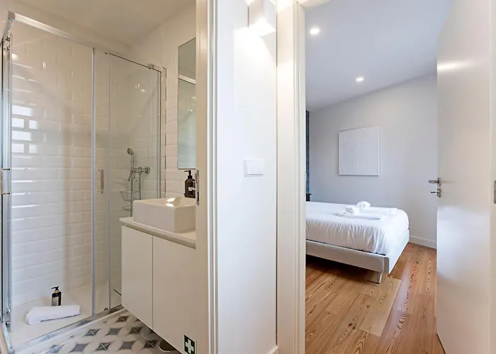 Superb Flat W Balcony And Ac By Lovelystay * Porto