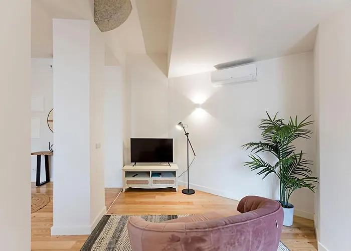 Superb Flat W Balcony And Ac By Lovelystay Porto