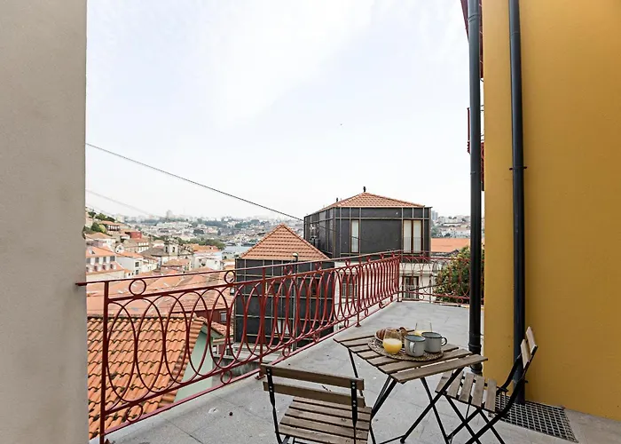 Superb Flat W Balcony And Ac By Lovelystay