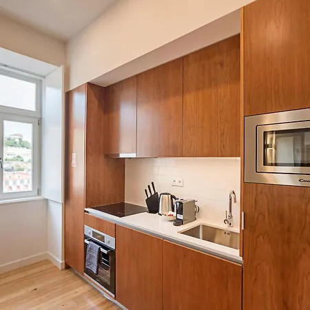 Superb Flat W Balcony And Ac By Lovelystay